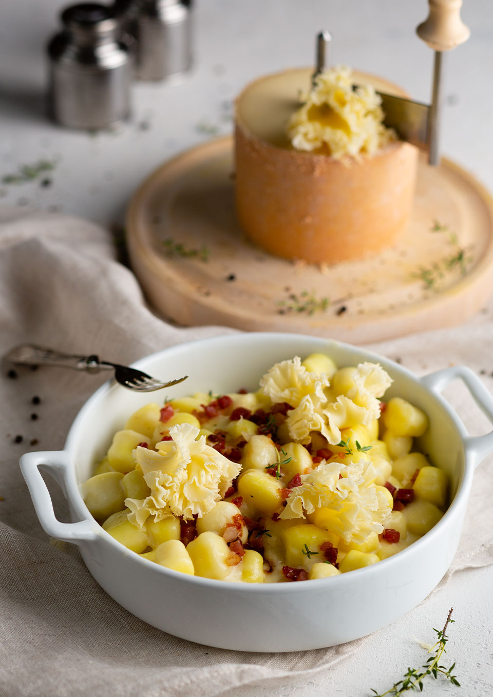 Perunagnocchit Tête de Moine AOP -juustolla ja speck-kinkulla